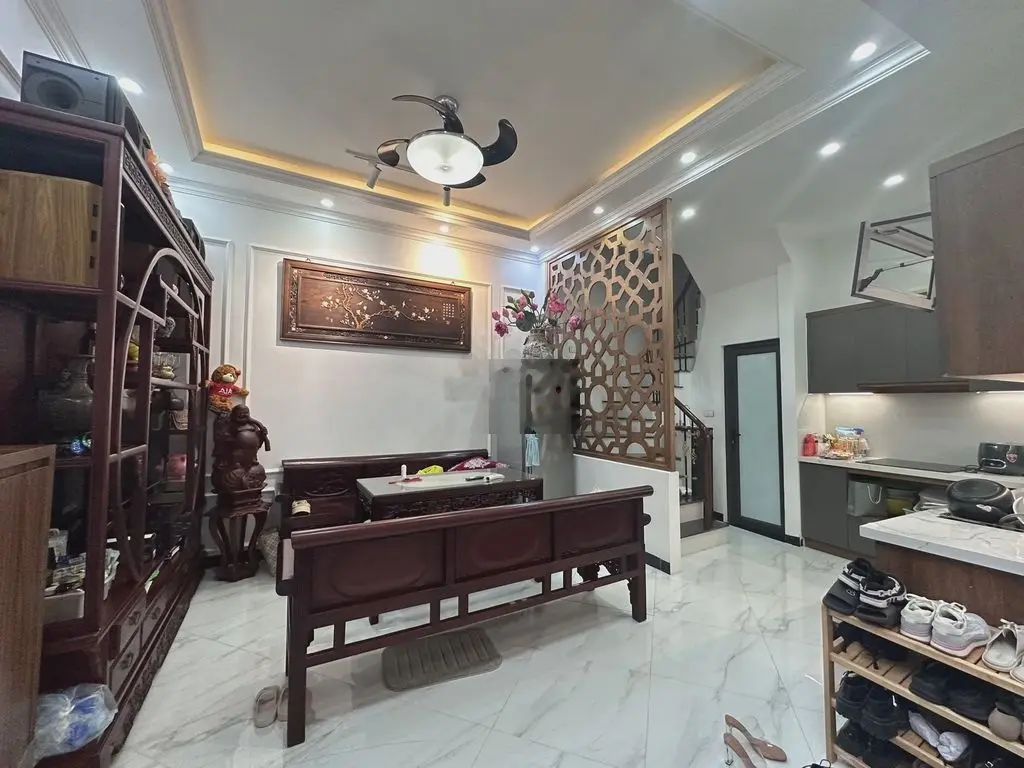 Bán Nhà Phố Văn Cao - Liễu Giai Ba Đình gần Ô tô 5 Tầng đẹp giá 5.7 tỷ