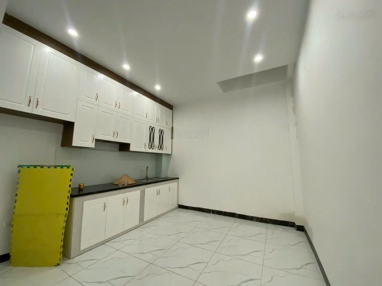 Bán nhà Nhân Trạch, Phú Lương 45m2, 5 tầng, 6 phòng ngủ, full nội thất giá 5, x tỷ hỗ trợ ngân hàng