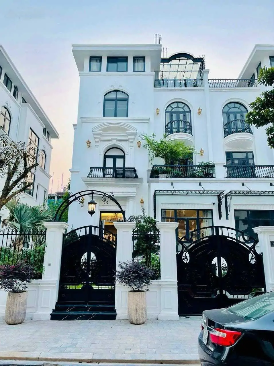 Chính chủ cần tiền bán gấp biệt thự Louis City Hoàng Mai vị trí đẹp nhất nhì dự án