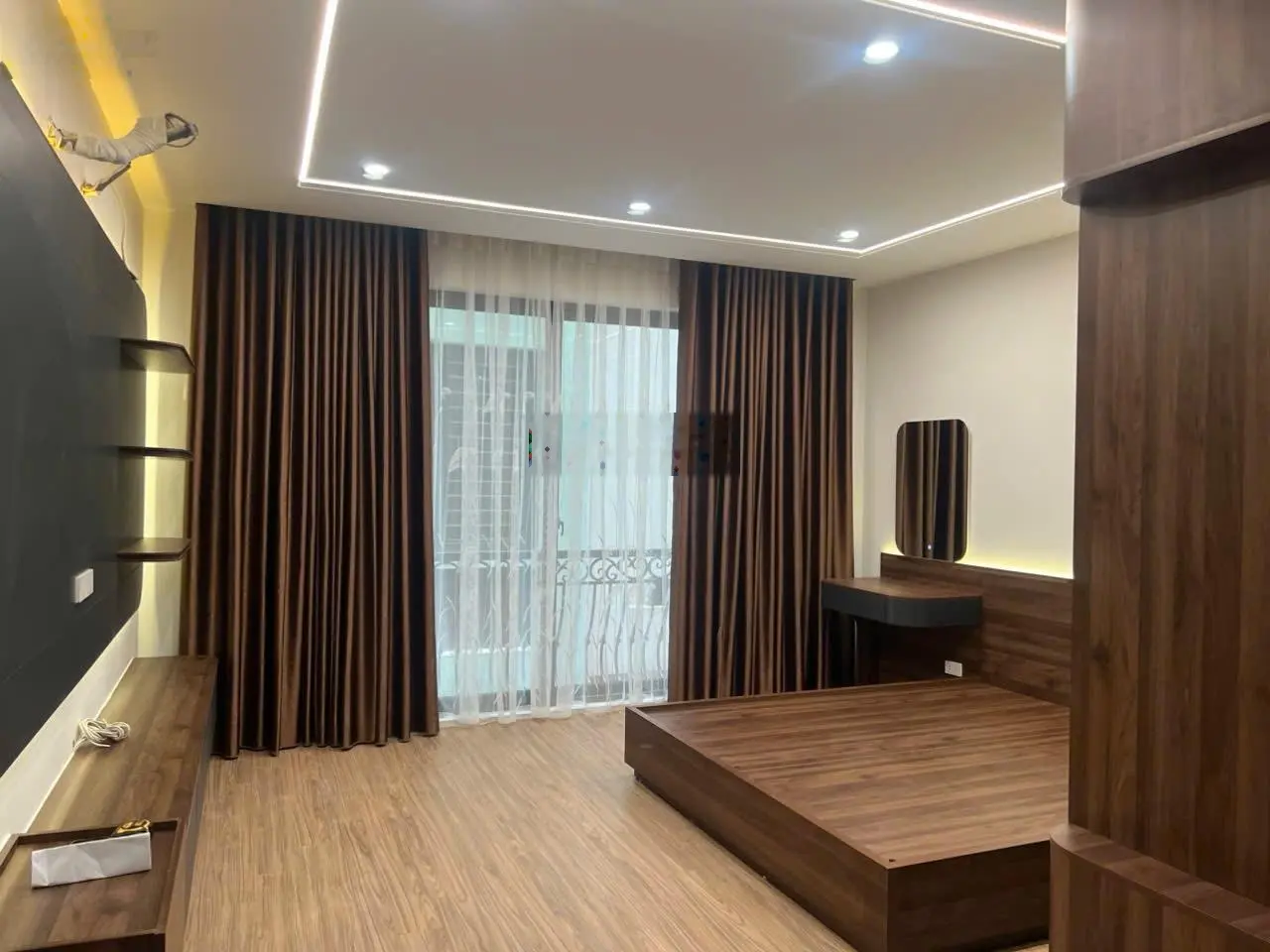 Chính chủ bán nhà 38 m2 xây 6 tầng thang máy full nội thất 8.5 tỷ