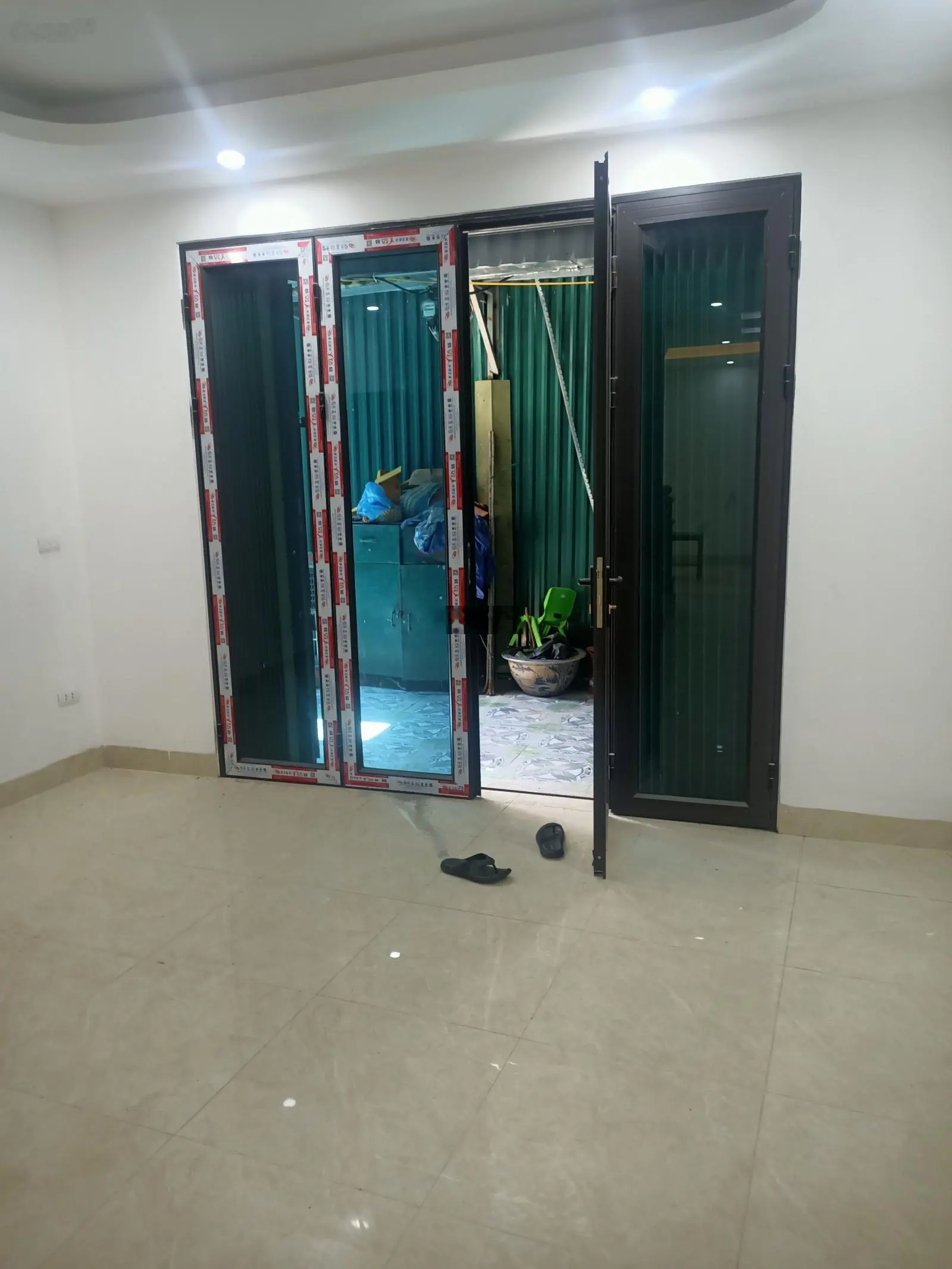 1.8 tỷ 66m2 nhà mới xây ở luôn, 60m ra bãi đậu xe, trước nhà ngõ 2.5m. QH 2025 chuyển sang đất ở