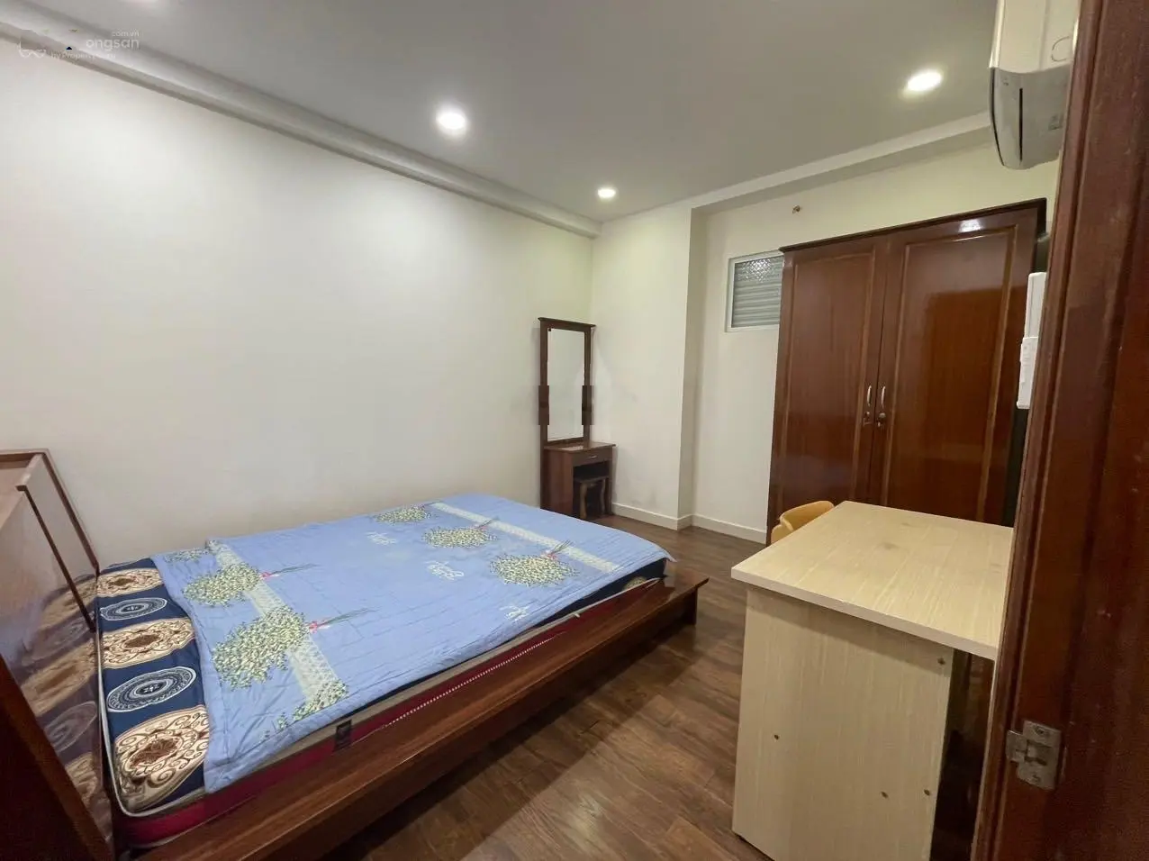 Căn hộ full nội thất gần biển. Chỉ việc xách va ly vào ở. Có sổ hồng riêng
