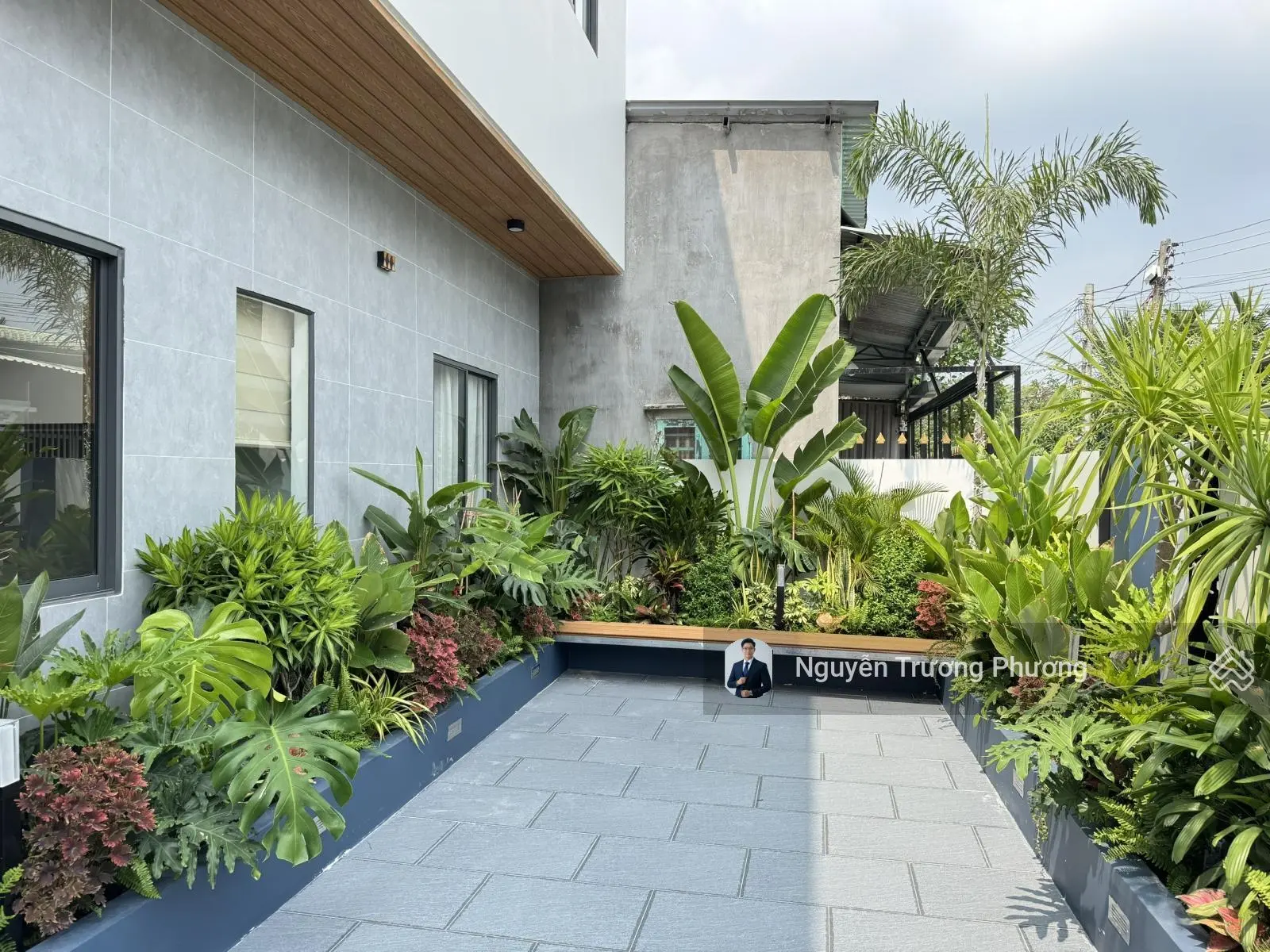 (18x8m)142m2 nhà căn góc 2mặt tiền 1 trệt 1lầu full thổ cư xây mới 100% thiết kế biệt thự vườn 2025