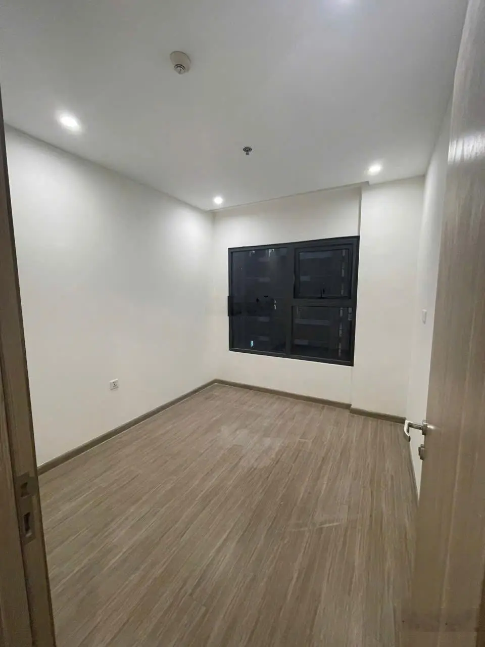 Chính chủ cần bán 10 căn tầng 18 ở 3 tòa S2.02, S2.03, S2.05 DT từ studio - 3PN