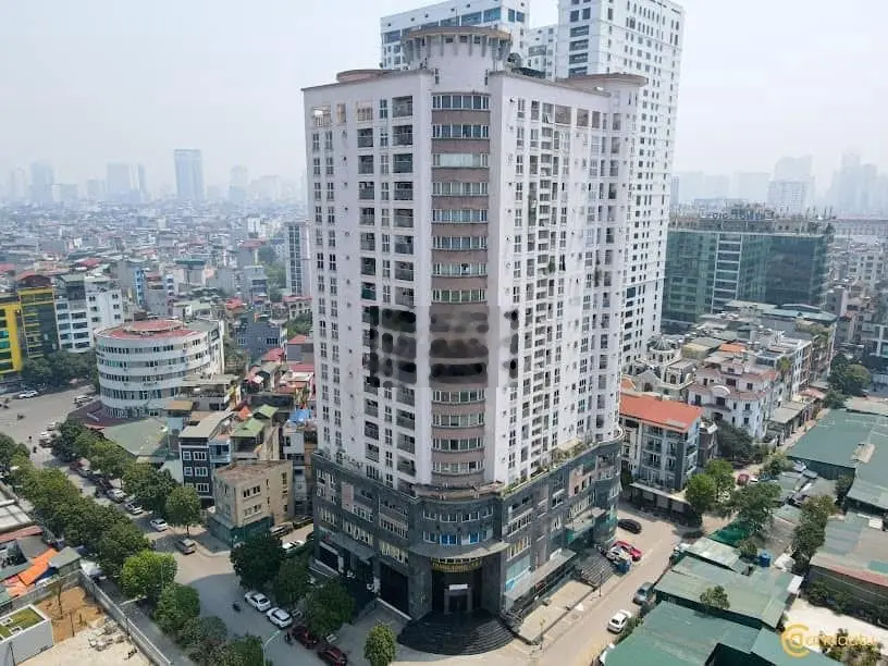 Cần bán gấp Căn góc chung cư Trung Kính 114m2, 3PN tặng full nội thất