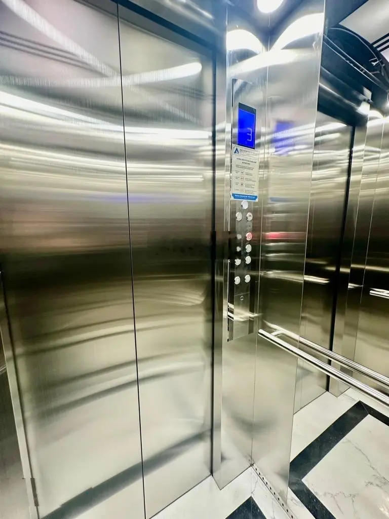 Nhà Ngọc Trì 50m2 thang máy, ngõ ô tô 5 tầng 7 tỷ nhà mới đẹp
