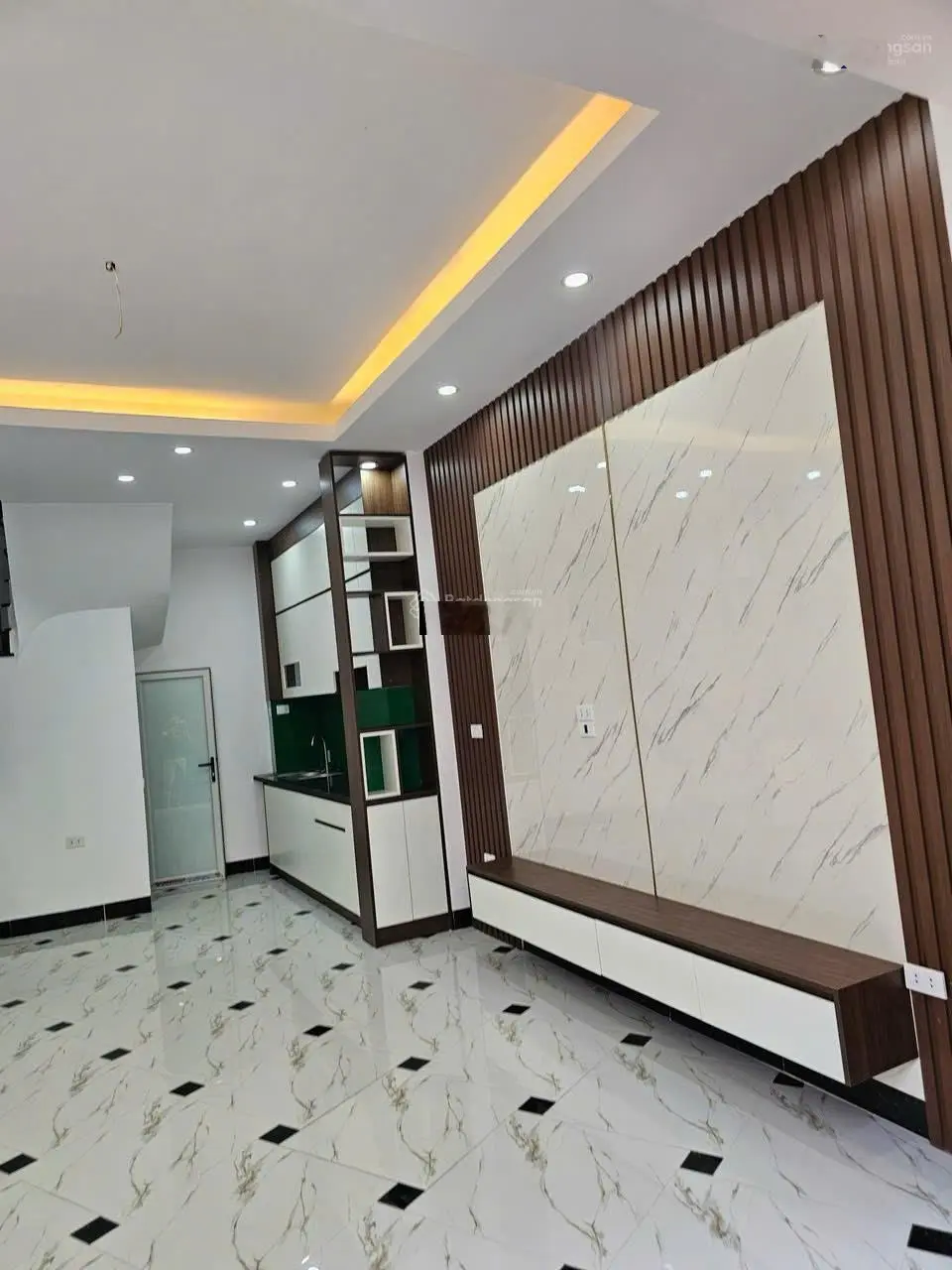 Bán nhà mới đẹp 5 tầng tại đường Đại Mỗ, ô tô đỗ cách nhà 10m nhỉnh 5, x tỷ, cách Aeon Hà Đông 300m