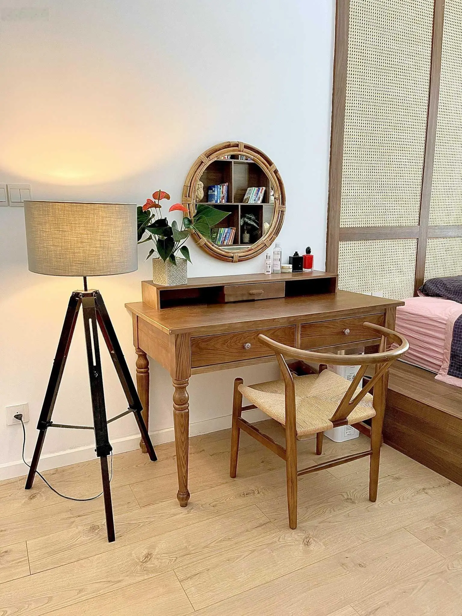 (Giá tốt) Căn hộ 2PN tầng thấp view trọn vẹn 3 hồ bơi, công viên nước Đảo Kim Cương Quận 2