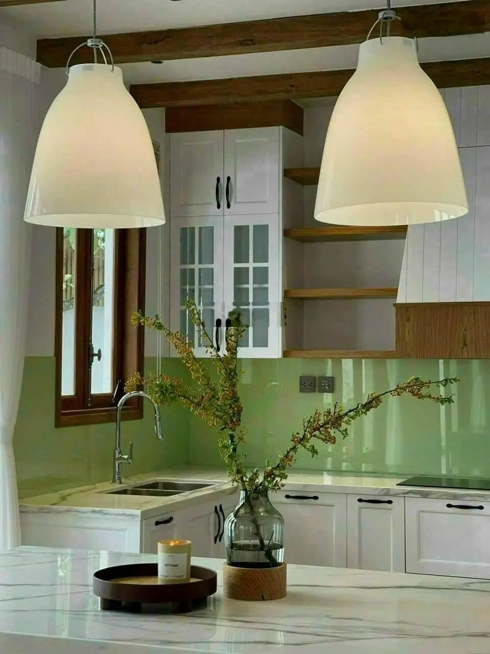 Cần bán gấp biệt thự sân vườn đường Trần Quốc Thảo 12x22m, trệt 2 lầu, giá chỉ 75 tỷ