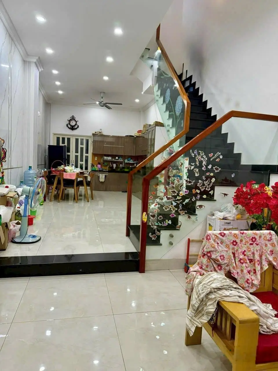 Bán nhà đẹp 4 lầu , sân đậu xe hơi hiệp bình Chánh , thủ Đức . Gần phạm văn đồng , Gigamall