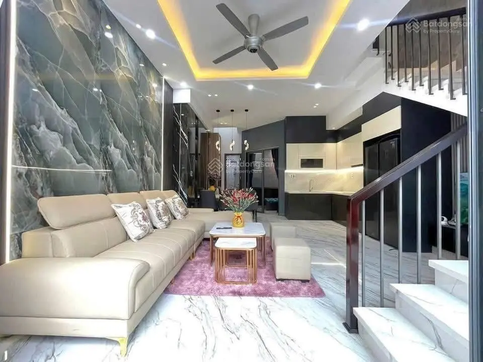 Kẹt tiền bán nhà 72m2/3tỷ360 đường 3/2 phường 10 Quận 10. Đang cho thuê 20tr/th gần Vạn Hạnh Mall