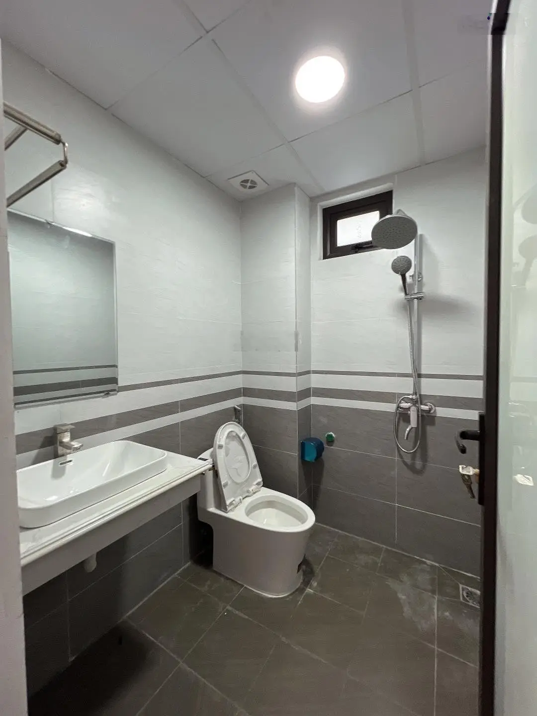 Rẻ nhất La Khê - HĐ, sót lại nhà 4T - 30m2 - 3PN otô cách 10m giá chỉ 5.6 tỷ 0945134705