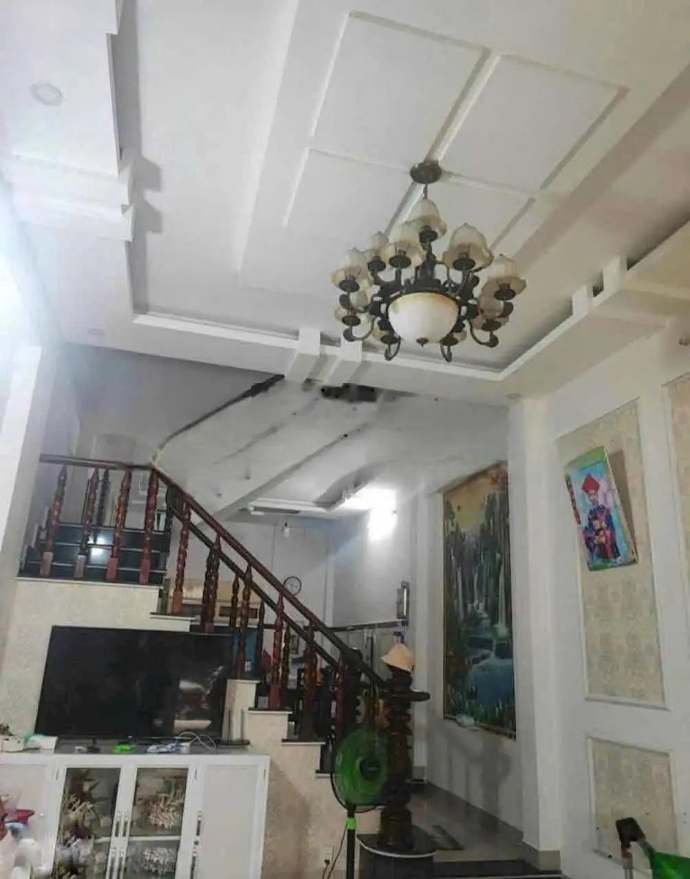 Cần bán gấp nhà giải quyết công việc giá cực rẻ nhà 3 tầng sân thượng chỉ 5,5 tỷ, hoàn công đủ