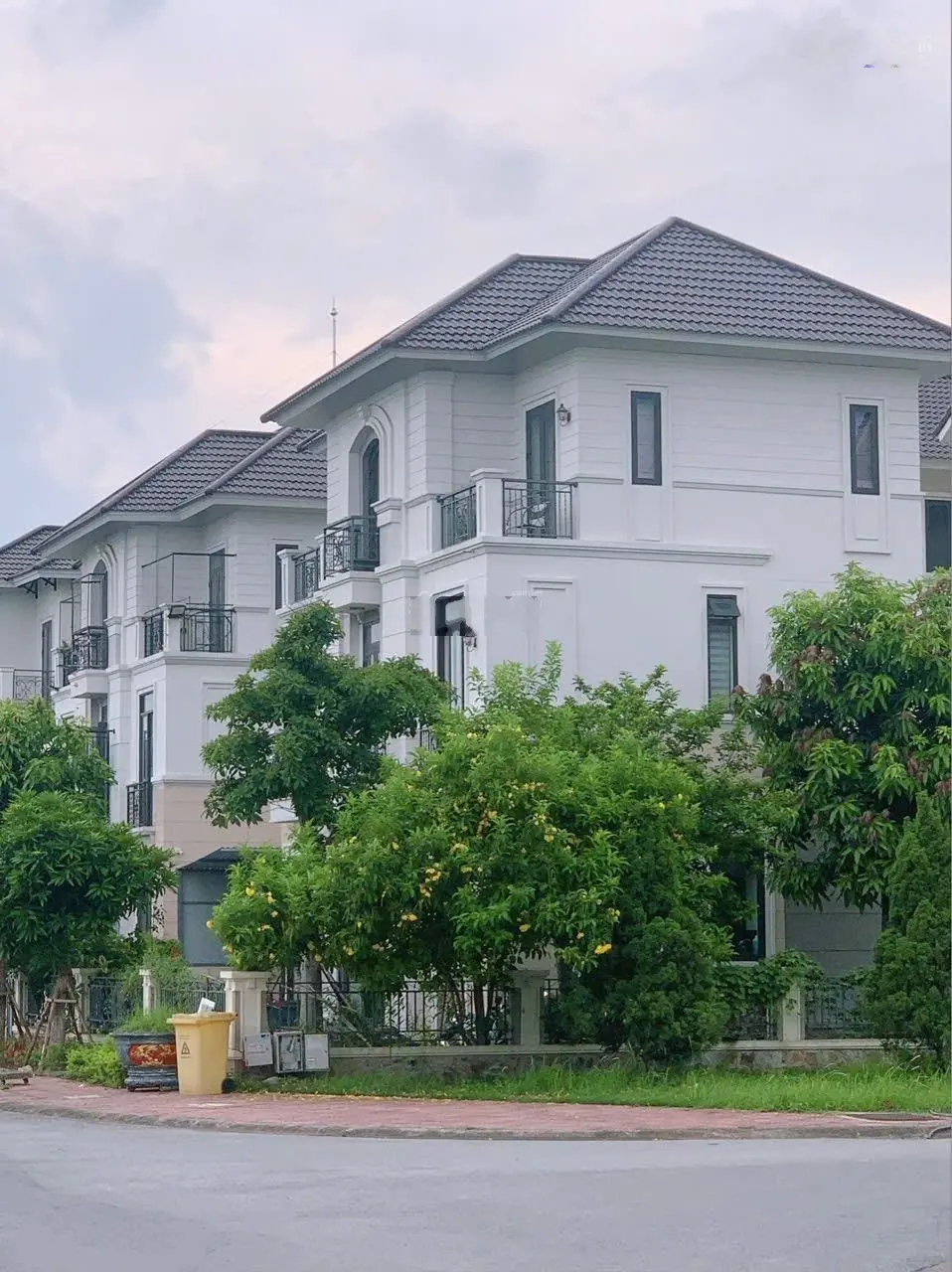 Bán biệt thự bên sông Centa City (135m2). Đẹp như trong phim Hàn