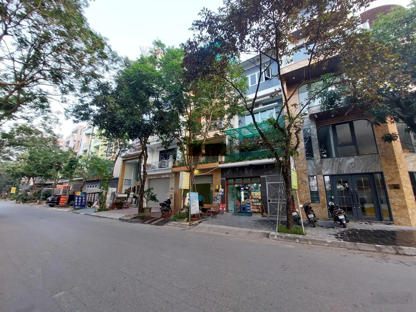 Bán Nhà Mặt Phố Bát Khối, Long Biên, ô tô xếp hàng, kinh doanh đa dạng các loại hình, vỉa hè 4m