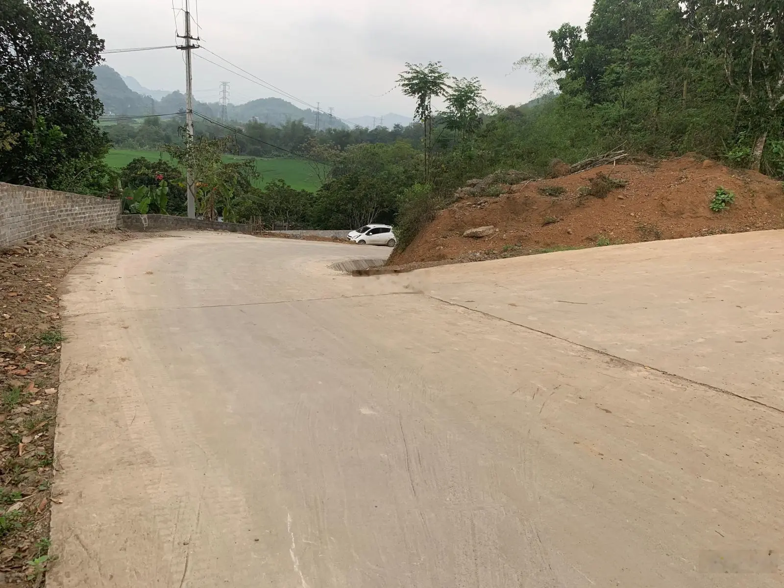 Bán 3200m2 thổ cư 400m2 view cực đẹp tại Kỳ Sơn, TP Hoà Bình cách đường 6 chỉ 800m