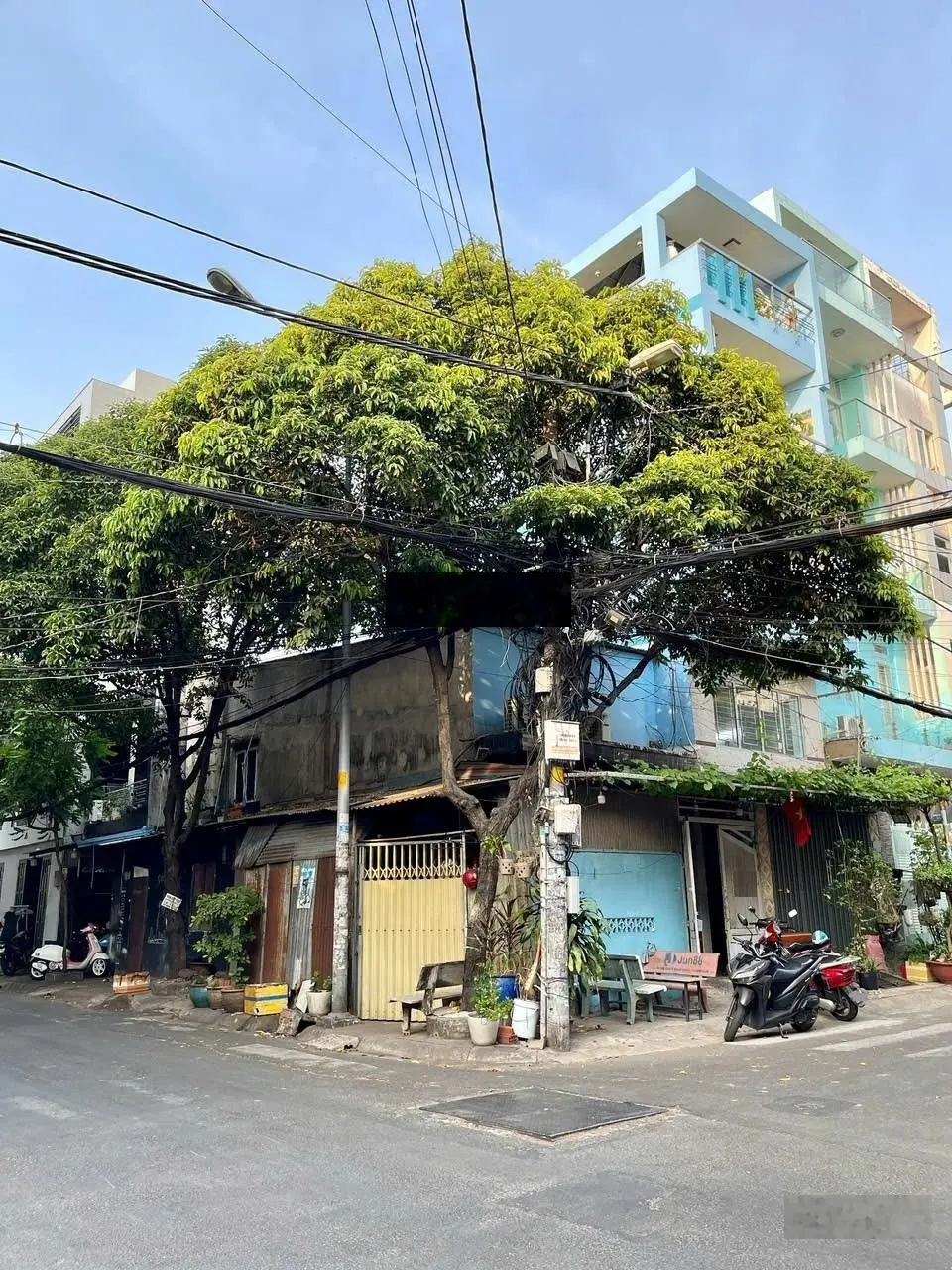 Bán gấp góc 2MT Nguyễn Trường Tộ, P. Tân Thành, Q. Tân Phú, DT 78,9m2, giá chỉ 10.2 tỷ TL