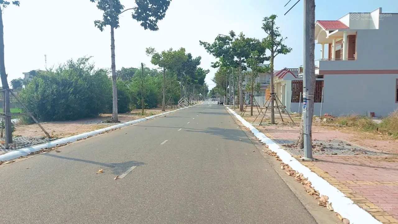 Bán đất thị trấn Long Điền, Bà Rịa Vũng Tàu DT 100m2, ở ngay khu biệt thự, giá 2,3 tỷ