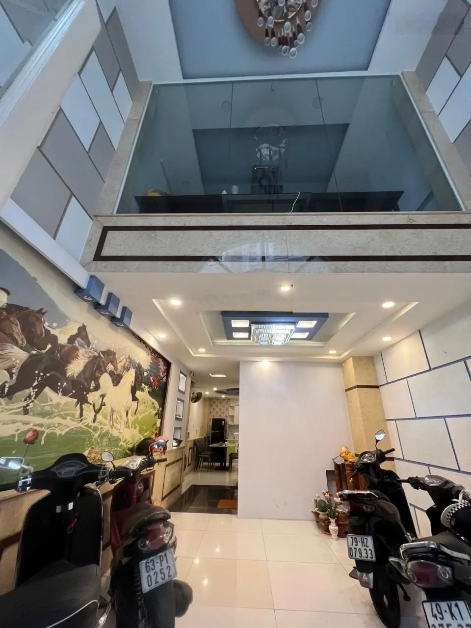 Gấp bán nhanh căn nhà Bùi Tá Hán-Quận 2 giá 3.69tỷ/79m2. Cho thuê 27tr. Gần bệnh quốc tế Mỹ