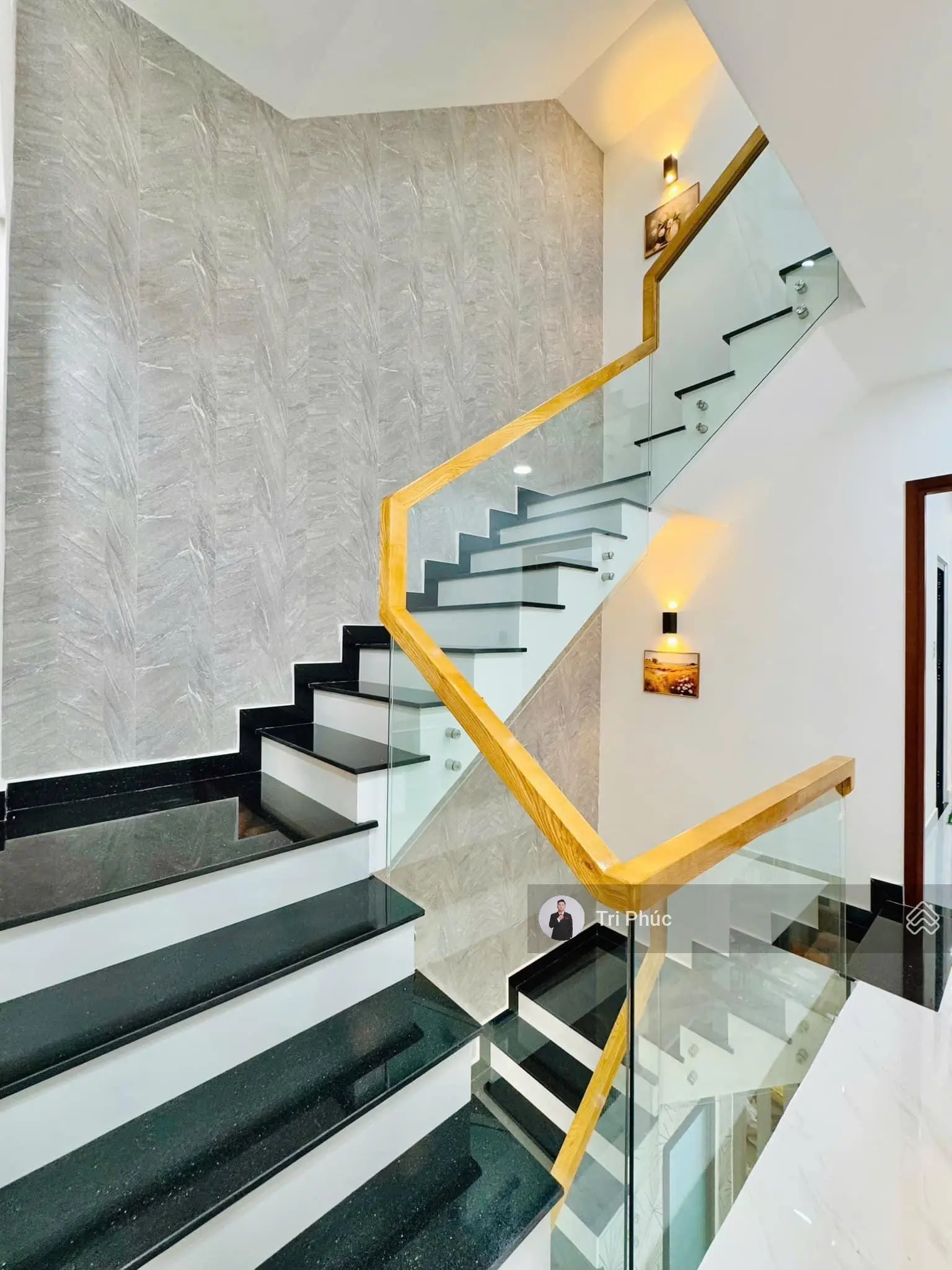 Siêu Phẩm Nhà 5 Tầng Hơn 80m2 5PN Full Nội Thất Ngay Lê Văn Sỹ Chỉ 12Ty5 TL