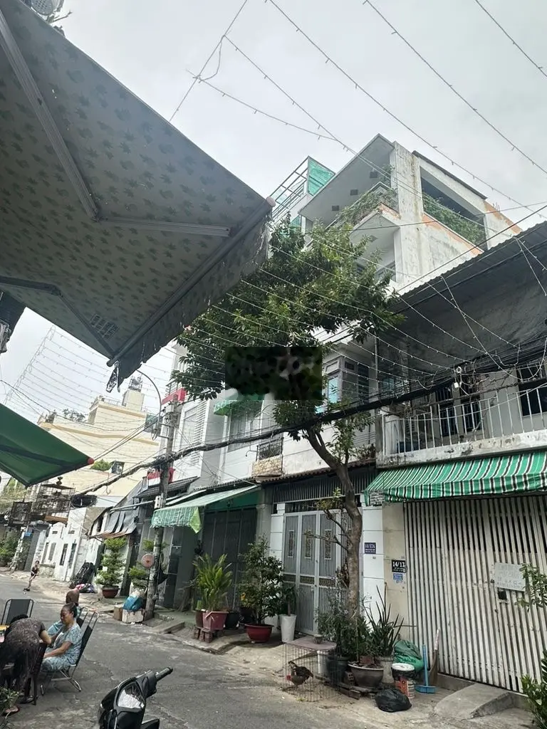 cặp đôi Nguyễn Hữu Tiến 9x20 nhà nát