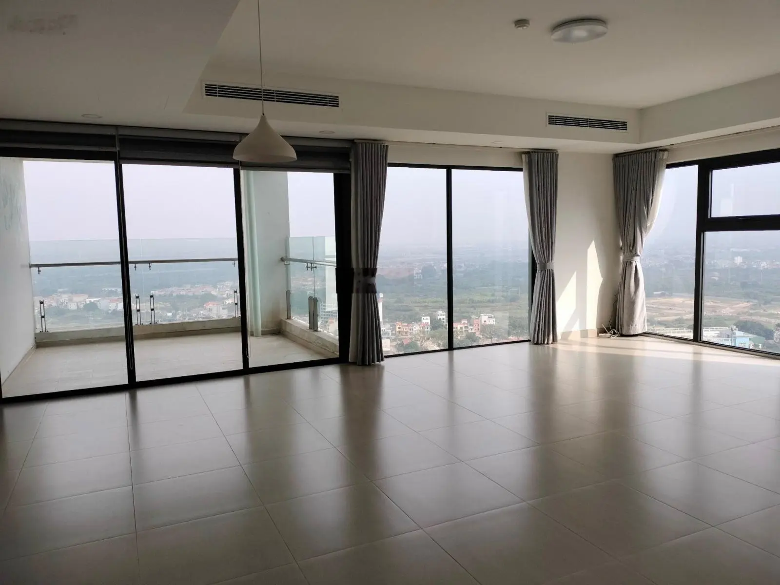 Duy nhất căn hộ 158m2 3 mặt thoáng tìm chủ mới. Liên hệ: 0823 486 ***