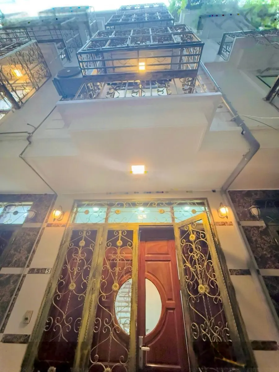 Bán nhà Hồng Hà 31m2, 5 tầng, 7,3tỷ nhà đẹp ở luôn - ngõ thông ô tô tránh - trước nhà SH quay tròn