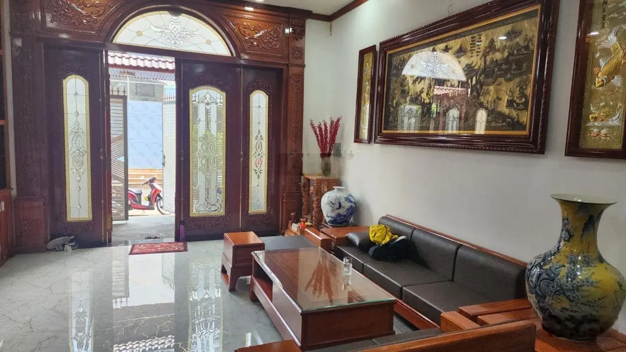 Nhà đẹp 3 tầng 146m2(6,5x21m) Đường 12m ngay chợ đêm Linh Trung 2, Bình Chiểu Thủ Đức; 4PN rẻ 8,2tỷ
