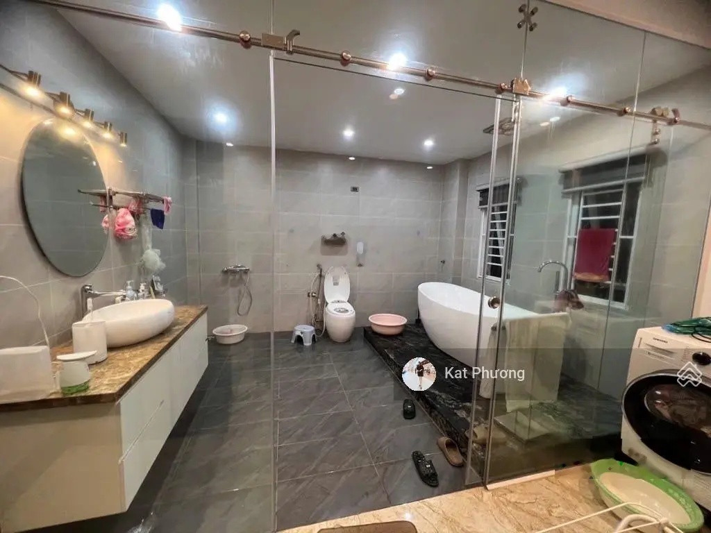 5 tầng-70m2-ngang 5m-thang máy-hẻm xe tải-nhà hẻm 449 Sư Vạn Hạnh khu vip quận 10-kế Vạn Hạnh Mall