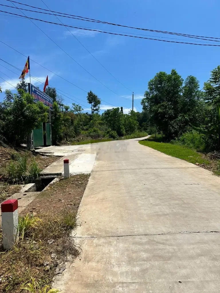 Bán đất có nhà vào ở liên 1036m2 có nhà cấp 4,dân cư ở đông đúc,giá rẽ