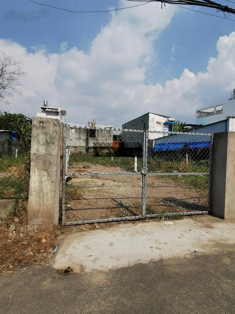 Mặt tiền trung tâm Thị trấn hóc môn. DT: 21 x 35 m. Giá chỉ; 26 tỷ.