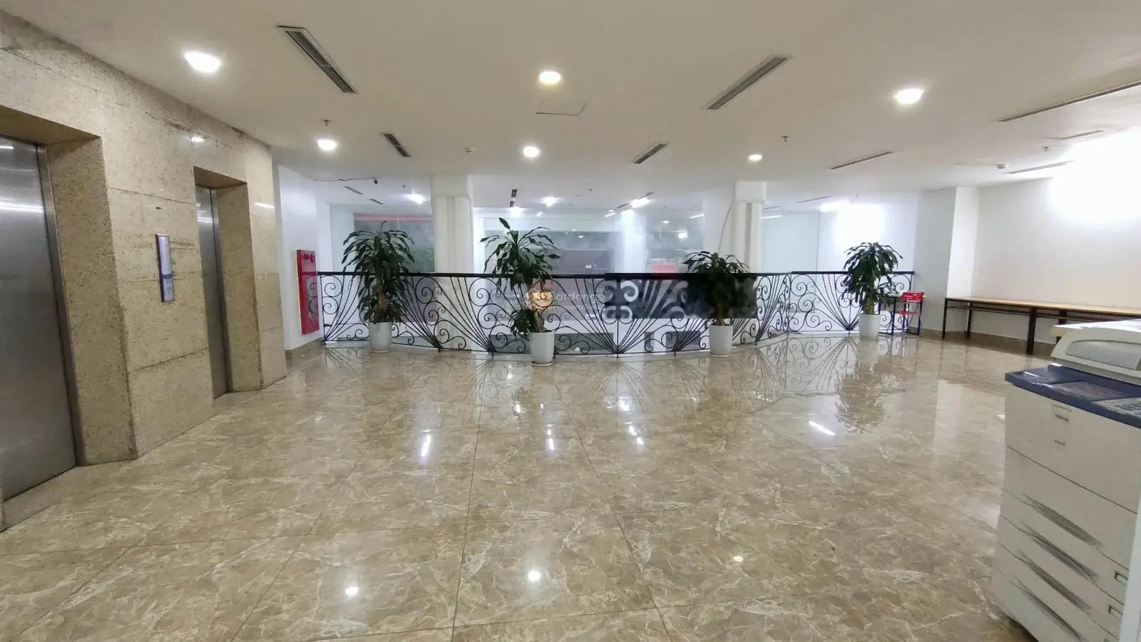 Bán BT lô góc 3 mặt thoáng, diện tích 400m2, 1 hầm và 4 tầng. 1600m2 sàn sử dụng.