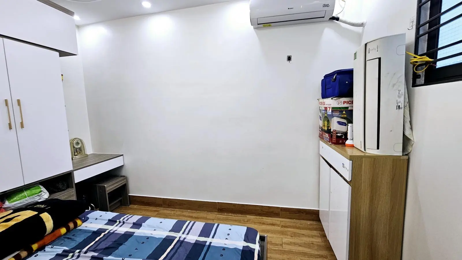 Cực hiếm. Nhà An Đà căn góc 2 tầng, ngõ trước nhà 5m, sân cổng riêng, để lại full đồ chỉ 1,75 tỷ