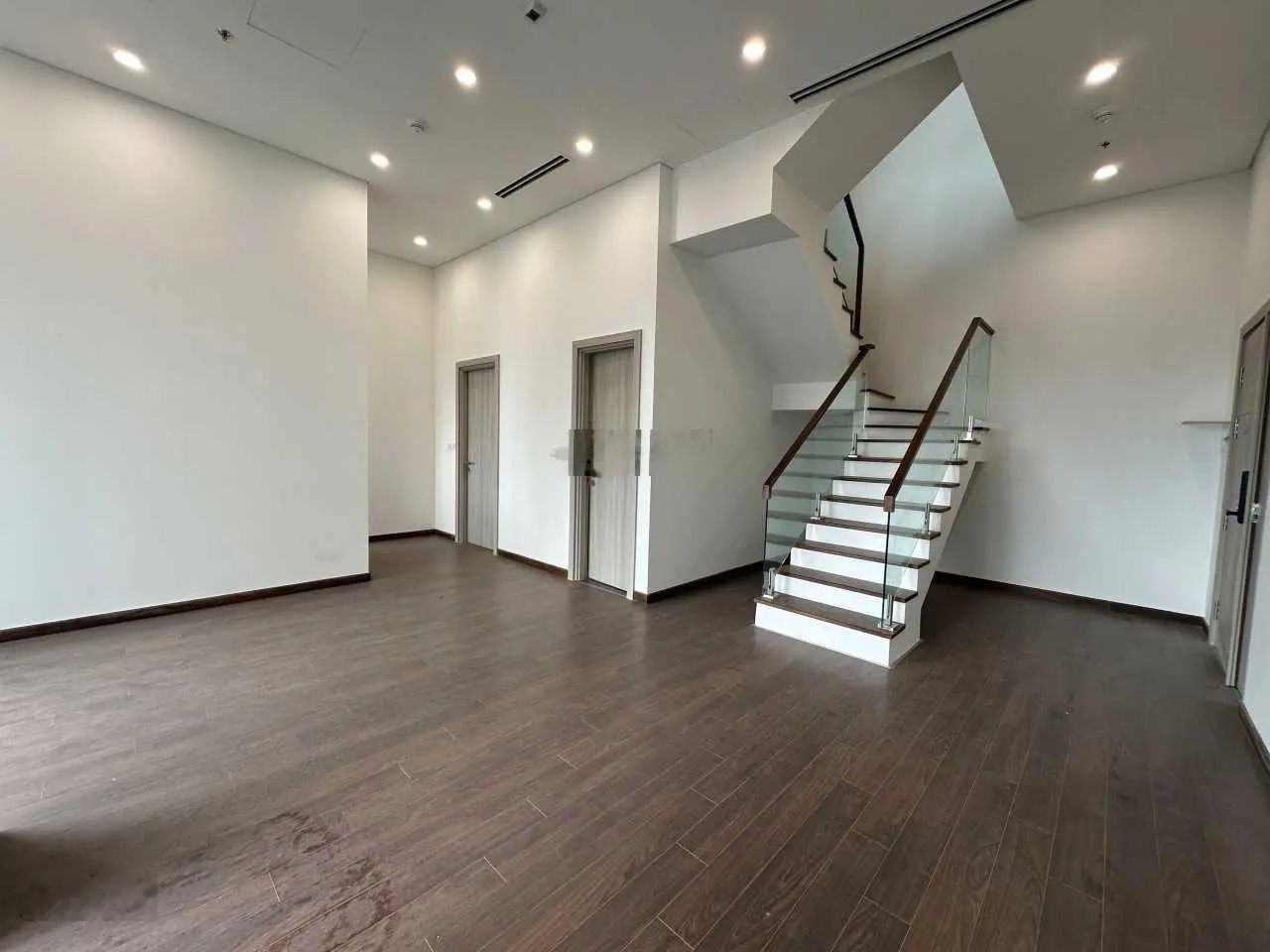 Cần bán căn duplex Masteri West Height - Tây Mỗ, DT 96m2 view cực thoáng, giá rẻ. LH 0968 845 ***