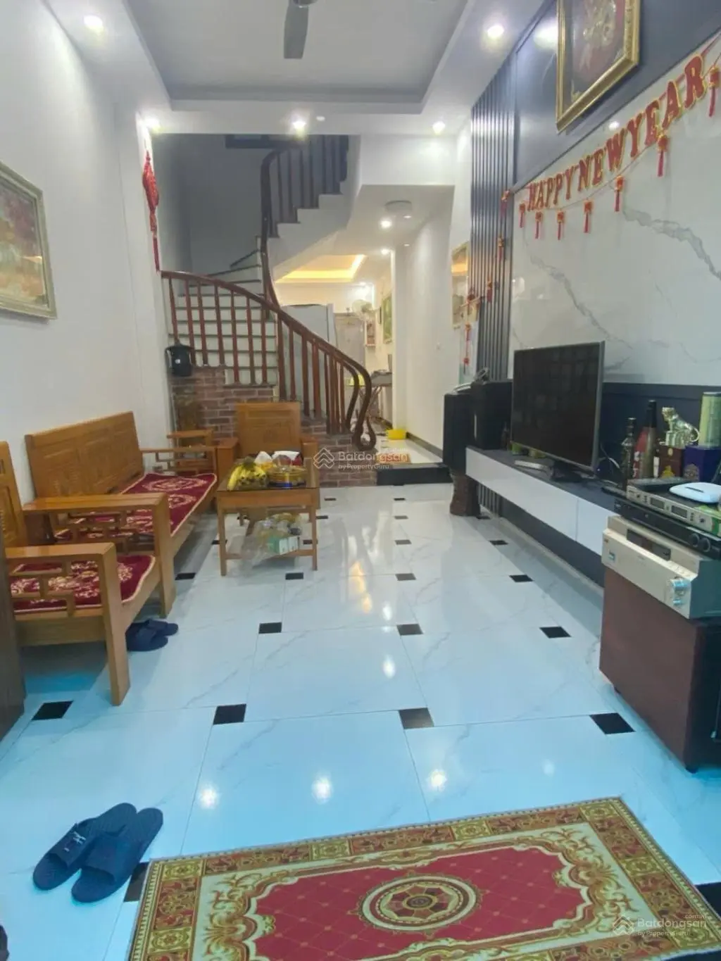 Nhà đẹp, nội thất xịn, có ô chờ thang máy, sân để xe, thoáng sáng, ô tô vào đến cửa