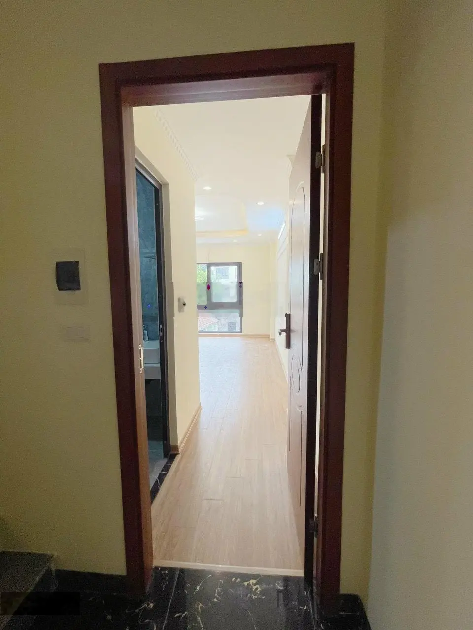 Rẻ Nhất PHỐ ĐỒNG NHÂN, GIÁ 3,65 Tỷ nhà 5 Tầng 20m ra đường ô tô tránh