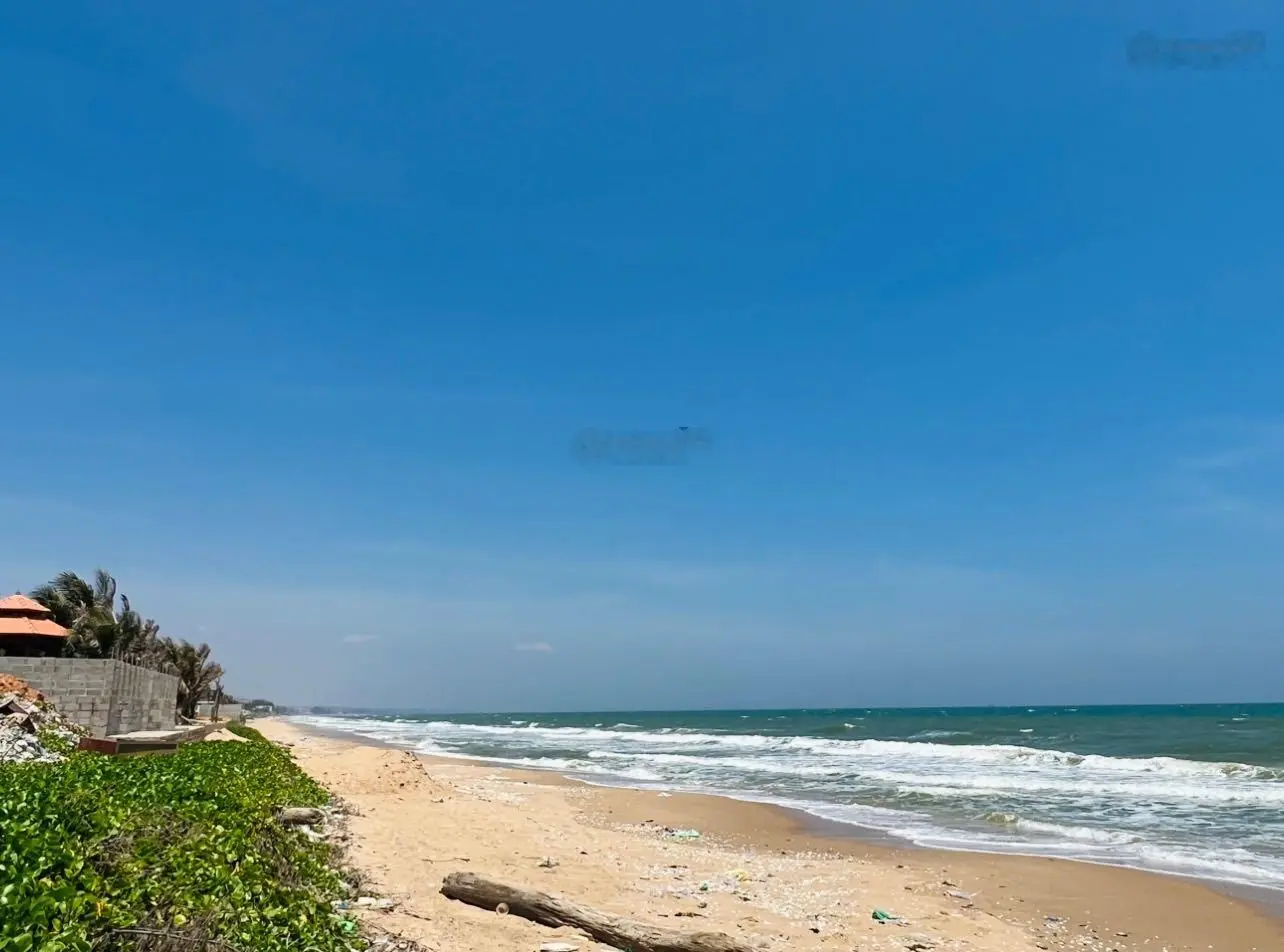Cần bán lô đất biển 3 mặt tiền dt 1ha full tmdv giá tốt Lạc Long Quân Phan Thiết