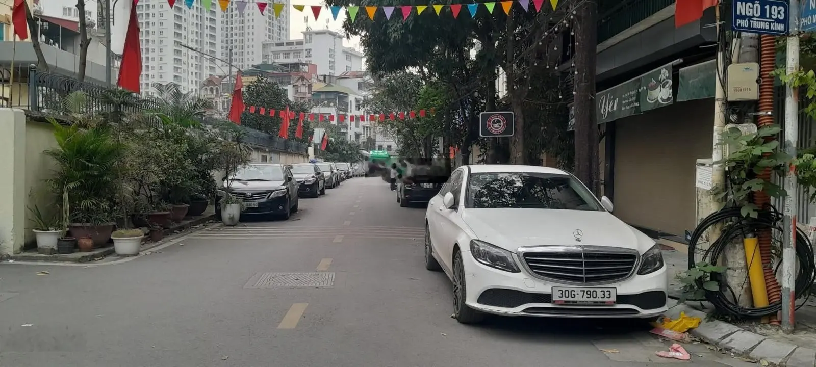 Bán nhà 5 tầng - nhà chắc chắn - 61m - khu phân lô quân đội - an ninh tốt giá 12.8 tỷ