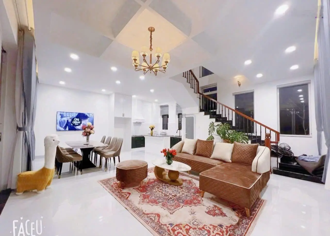 bán villa Trịnh Hoài Đức, p11, Đà Lạt. 8pn, View nhà lồng. giá 13,5 tỷ