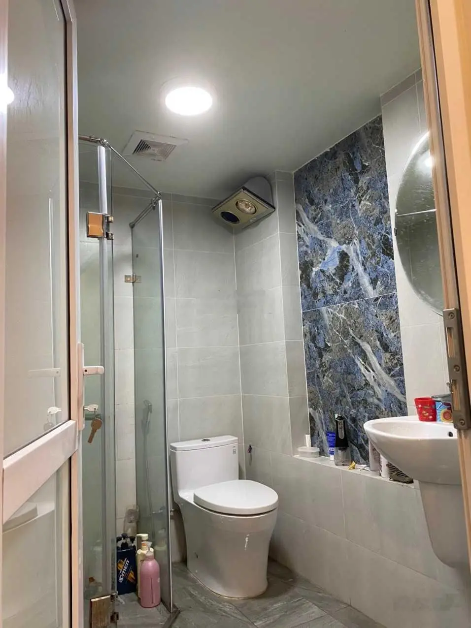 Chính chủ bán căn 3 phòng ngủ 90m2 giá hơn 4 tỷ. Nội thất đẹp