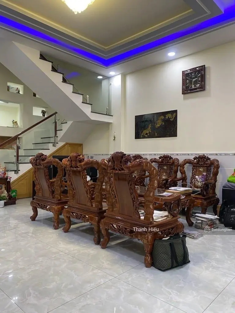Nhà lô góc 2 mặt tiền 10m. 3 tầng, Đào Tông Nguyên TT Nhà Bè, xe hơi ngủ trong nhà, chỉ 8.5 tỷ