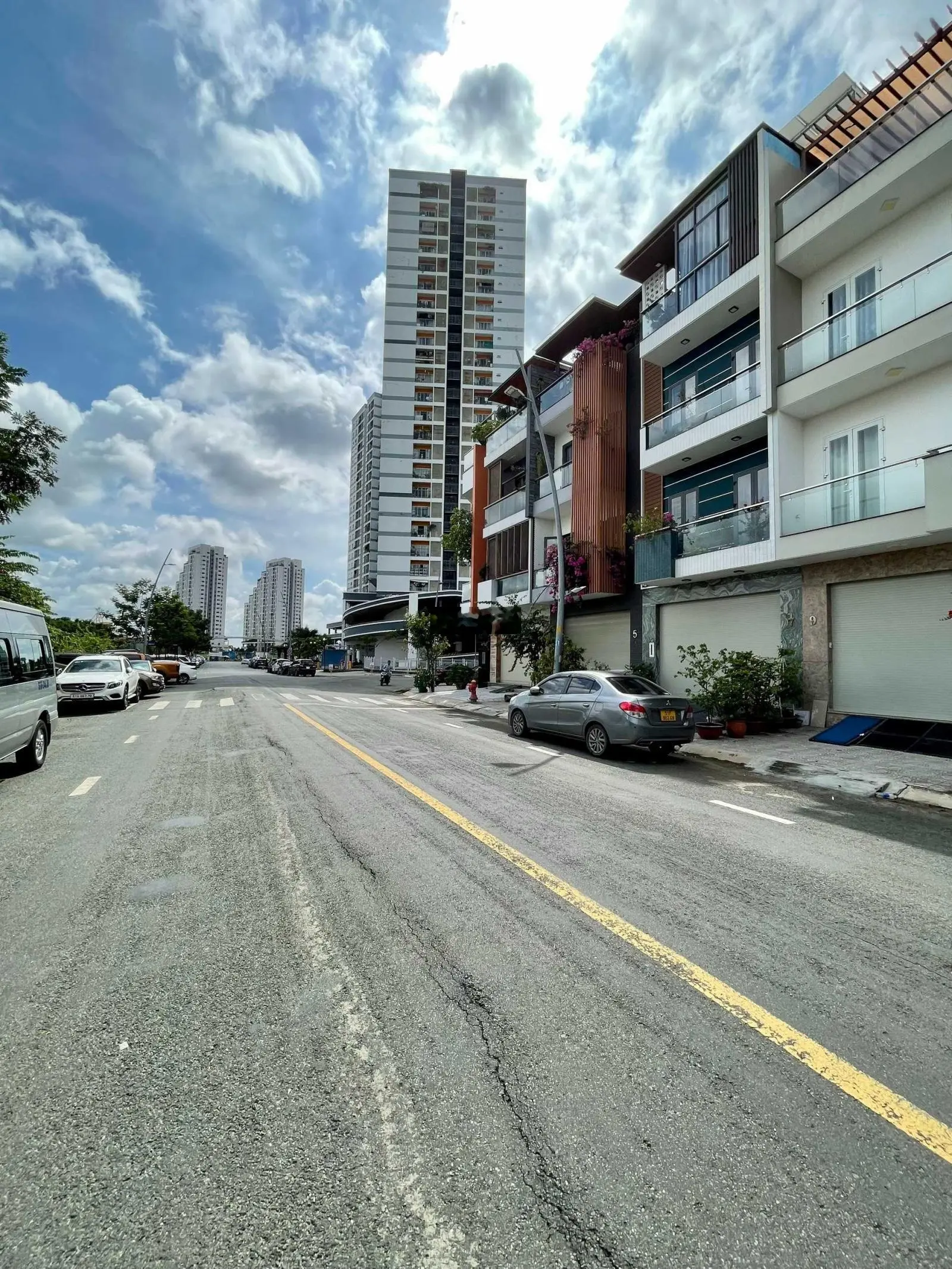 Bán nhà phố kinh doanh mặt tiền đường N8 KDC Jamona City Quận 7. DT 5x17m hướng Tây Bắc giá 16,5 tỷ
