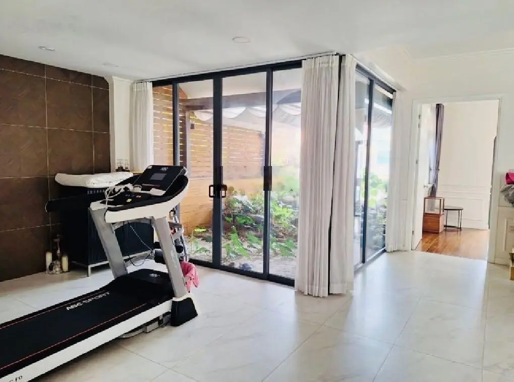 Quận 7 Nguyễn Thị Thập , Hiếm Biệt Thự Him Lam 10 x 20M , 5 Tầng , giá 70 tỷ TL 0909 686 ***