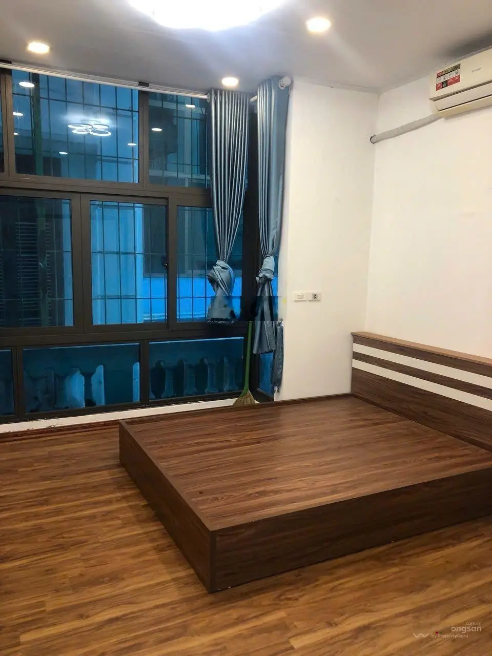 Mua nhà mới bán nhà Hai Bà Trưng 4 tầng 3 ngủ cách phố Trần Đại Nghĩa 50m ngõ đẹp rộng tiện ích đủ