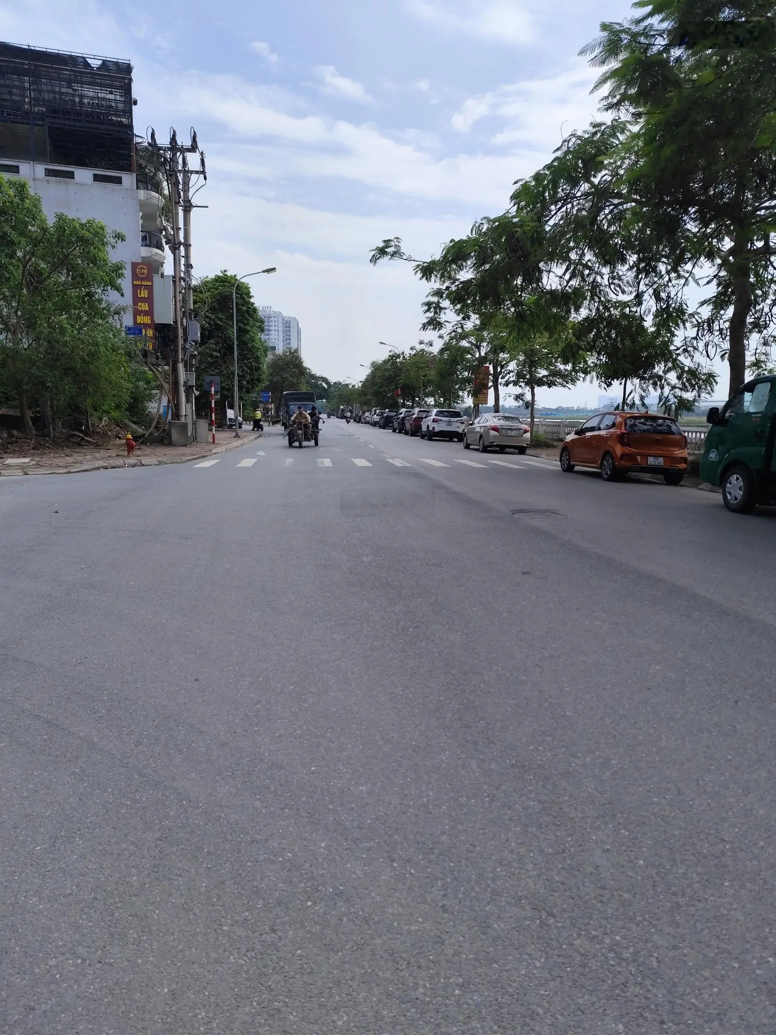 Bán nhà Biệt thự 5 tầng mặt phố phúc lợi 90m , mt 6m , phân lô vỉa hè rộng 5m , kinh doanh .