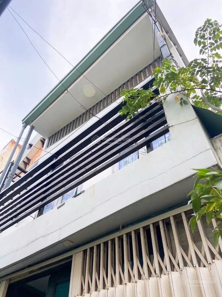 Nhà đẹp cạnh Vạn Phúc City QL13 tiềm năng phát triển vị trí đẹp giá rẻ gấp bán