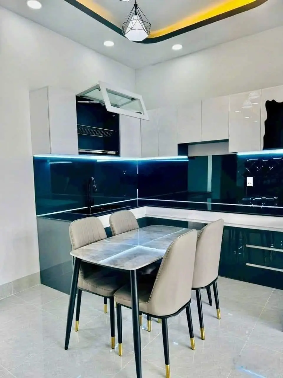 Nhà đẹp mới xây đ.hoàng phan thái ngay chợ bình chánh dt 96m2 giá chỉ 1ty7 shr gần ra quốc lộ 800m