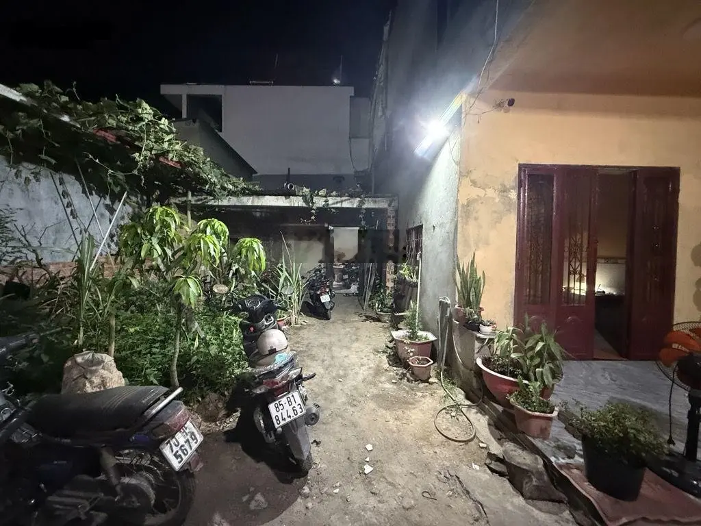 Bán MT KD đa ngành Nguyễn Văn Tăng - tặng nhà 2 tầng - 99/180m2 - nở hậu vuông vức - chỉ: 9tỷ TL