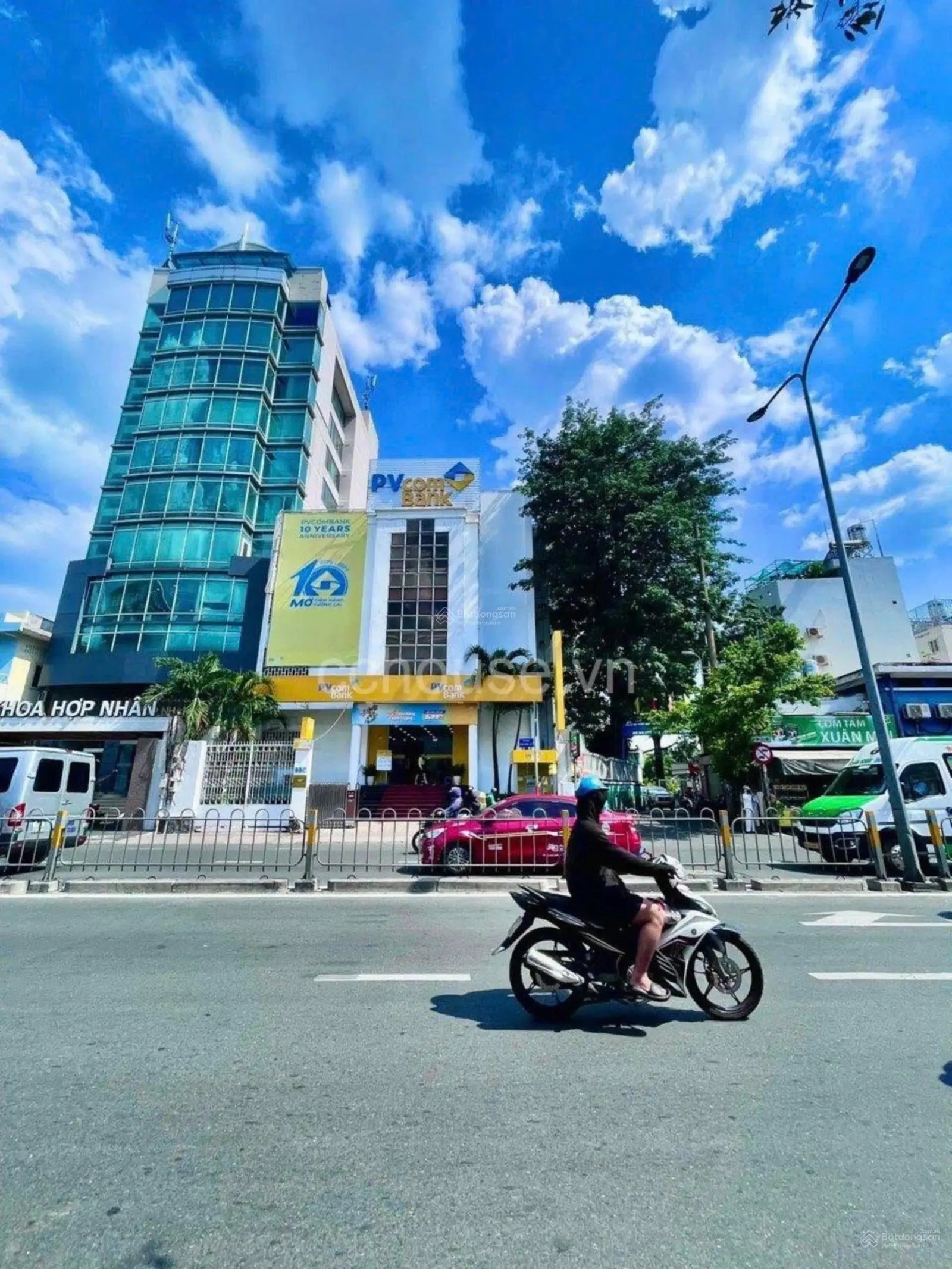 Bán tòa nhà 8 tầng MT Bạch Đằng, Bình Thạnh 7.5x35m DTSD 1.262m2 giá bán 63 tỷ TL