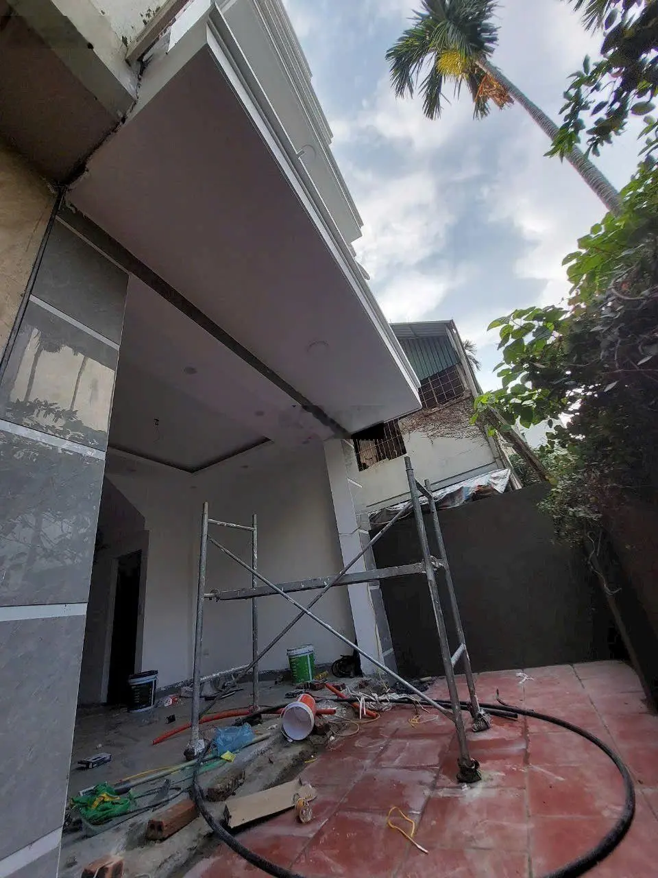Bán nhà đẹp gần ngã tư cổ linh mặt đường thạch bàn đi vào - 46,5m giá chỉ nhỉnh 6 tỷ